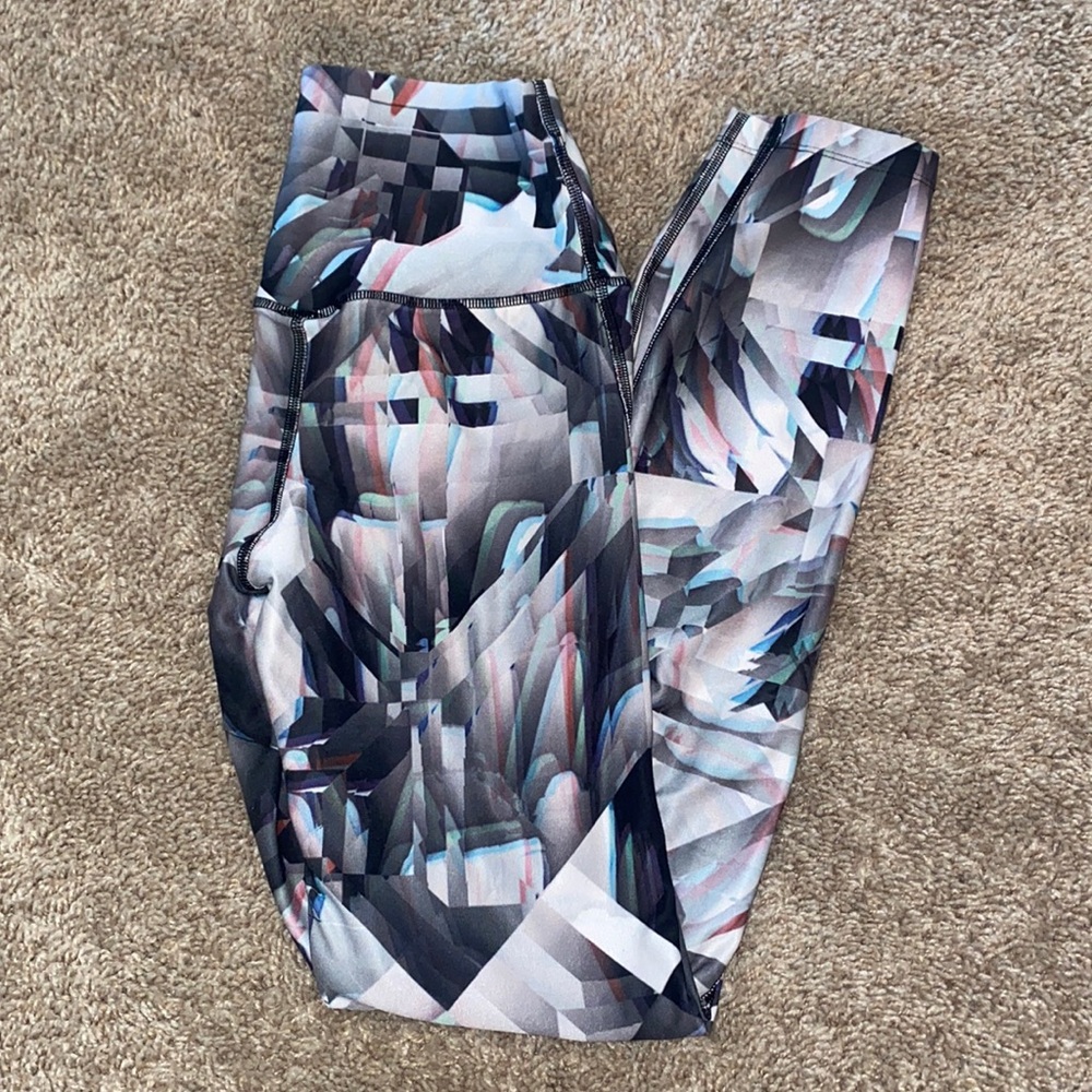 Nike legendary abstract legging